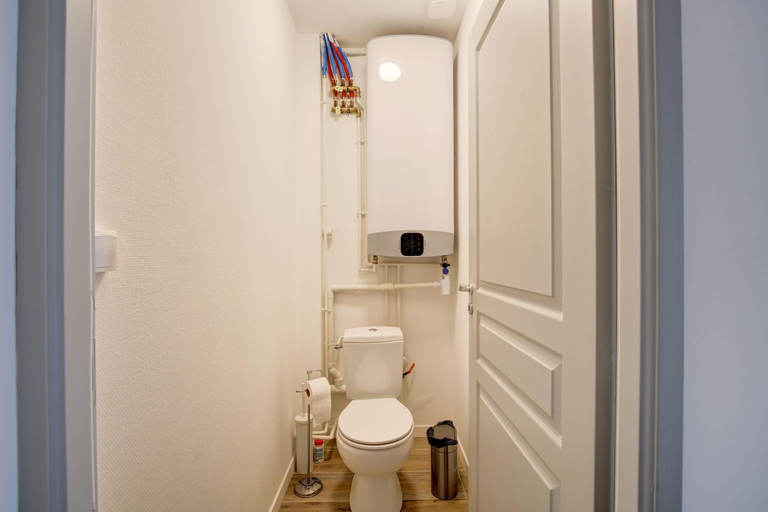 Bathroom 11