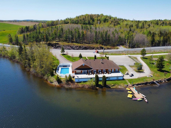Exterior & Views 2, Auberge du Lac Malcom, La Matapédia