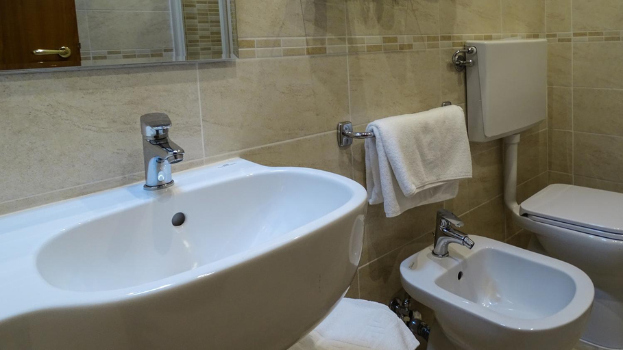 Bathroom, Hotel Boccaccio-free parking-, Ravenna