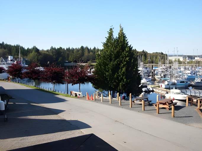 Food & Drinks 5, West Coast Motel on the Harbour, Alberni-Clayoquot