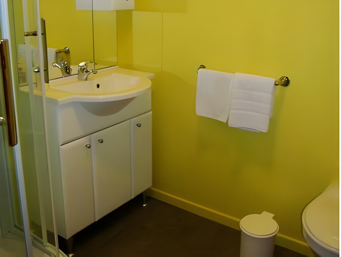 Bathroom, Chambre d'Hotes au Sargaillon, Landes
