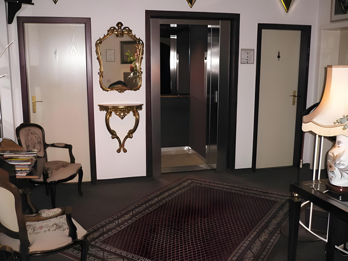 Others 3, Hotel Imperial, Krefeld
