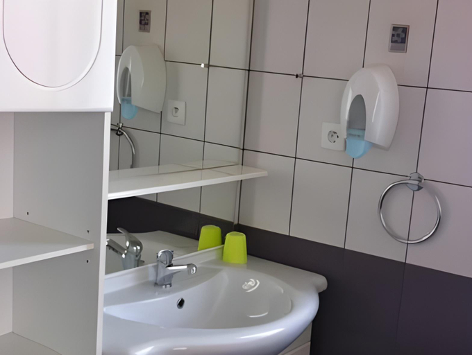 Bathroom 4, Hotel Le Petit Baigneur, Hérault