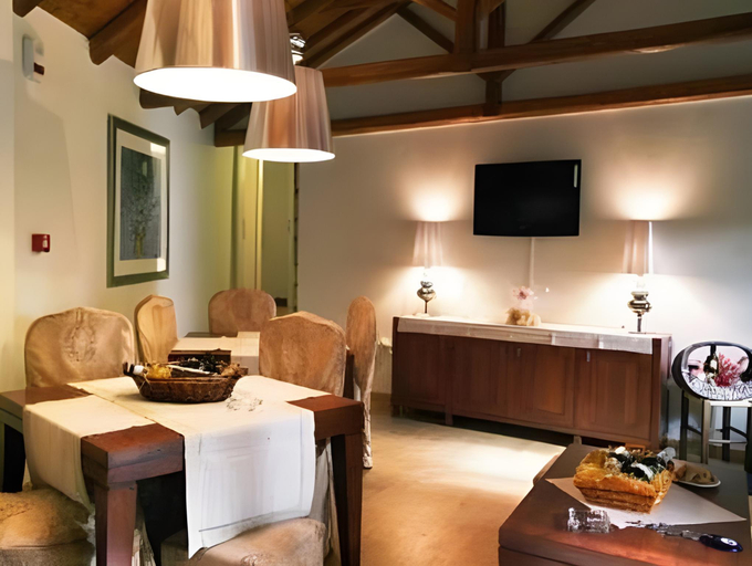 Others 3, Enastron Guesthouse, Peloponnese