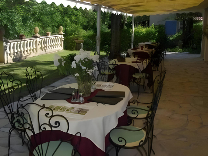 Food & Drinks 4, Au Bien Etre piscine chauffee, Var