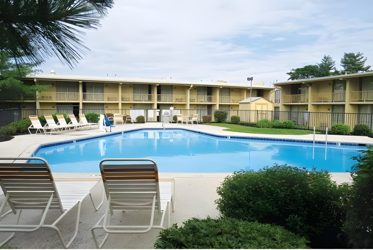 Sport & Beauty 5, Days Inn by Wyndham Wayne, Passaic