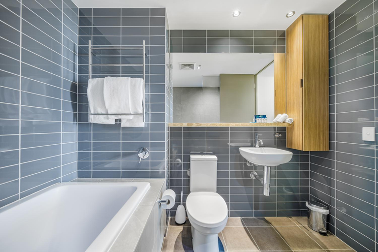 Bathroom 5, Oaks Redcliffe Mon Komo Suites, Redcliffe-Scarborough