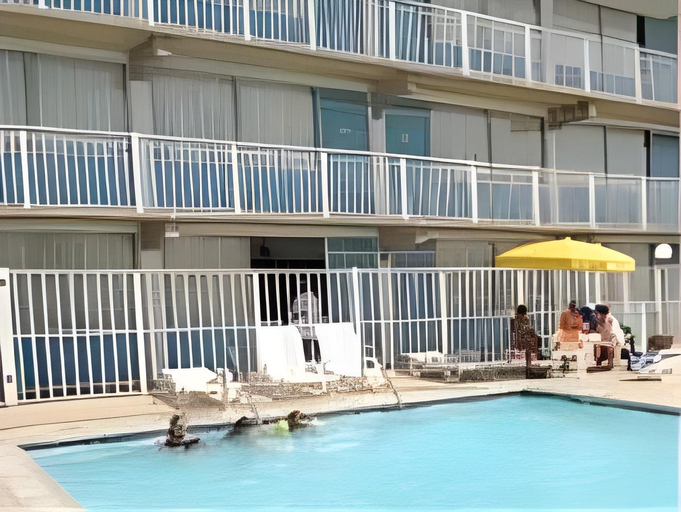 Others 2, Thunderbird Beach Motel, Worcester