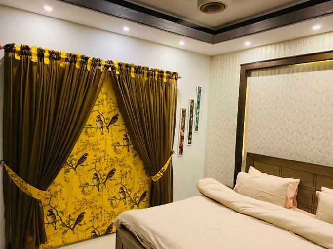 2, Royal Three Bed Villa Full House Dha 6 Lahore, Lahore