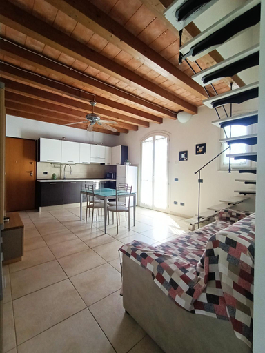 Others 5, Residenza Casa Bianca, Massa Carrara