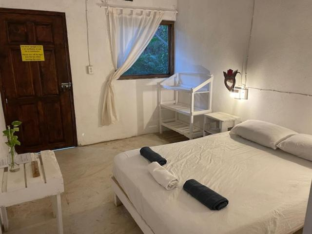 Others 4, HOSTAL CASA DEL ANGEL, Dist. Pochutla