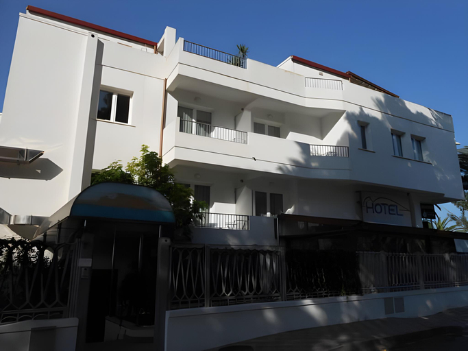 Exterior & Views 2, Hotel Chentu Lunas, Cagliari