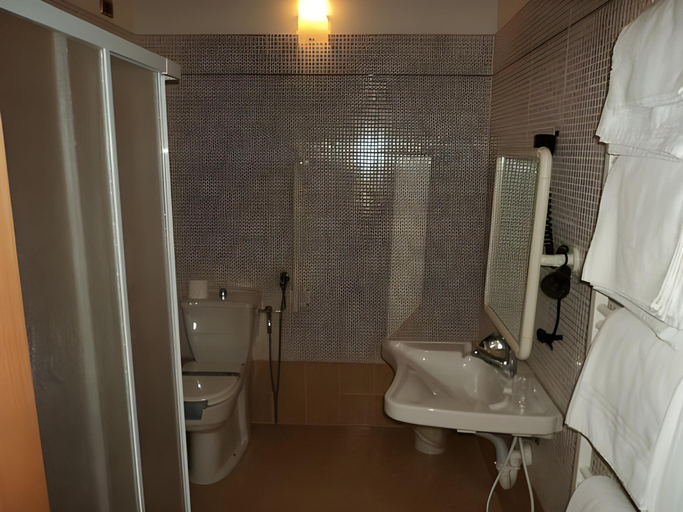 Bathroom 2, Alla Nave, Padua