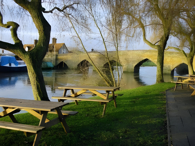 Others 2, Rose Revived by Chef & Brewer Collection, Oxfordshire