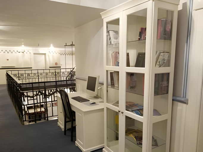Others 5, Hotel Hoffmann, Kladno