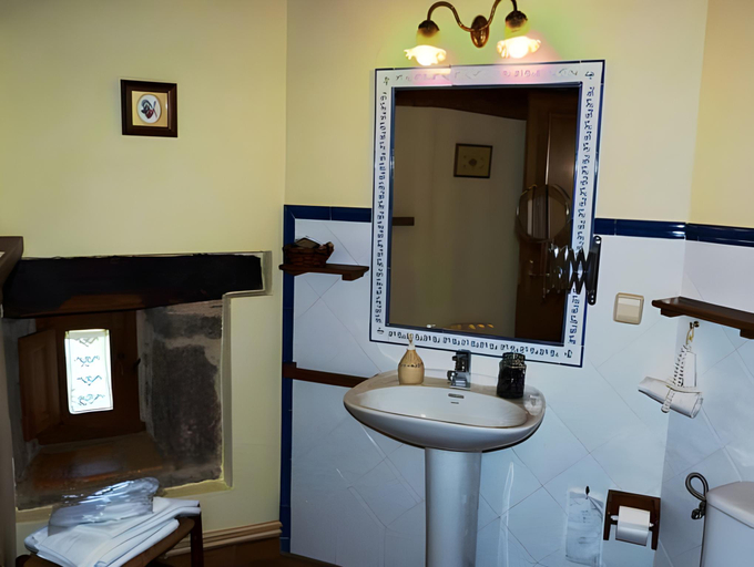 Bathroom 3, Posada El Prado Mayor, Burgos