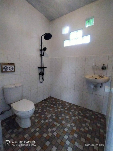 Bathroom 2, Ecobromo homestay, Pasuruan