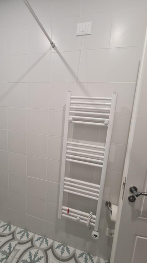 Bathroom 3, Bujtina 31, Korçës