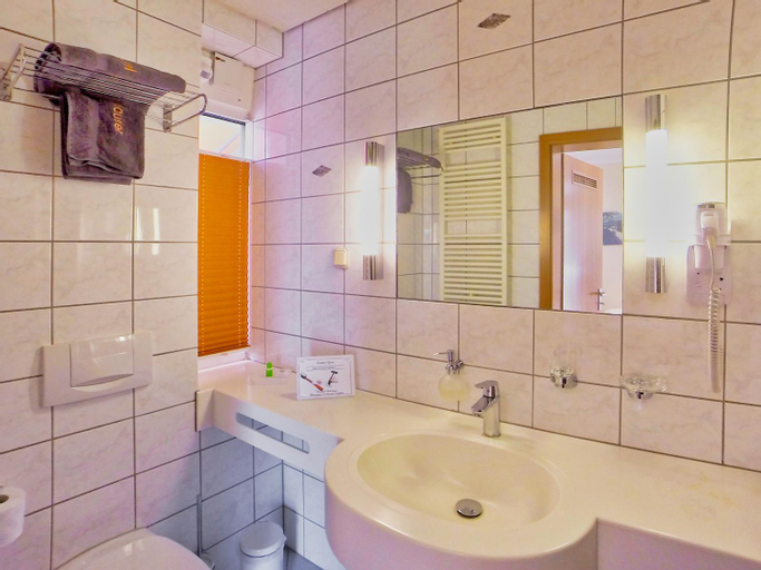 Bathroom 7