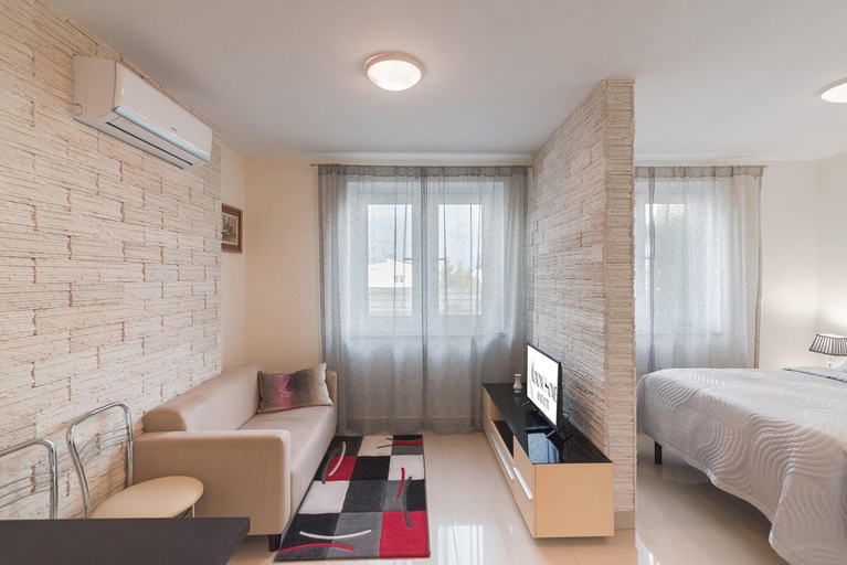 Others 2, Aparthotel Koroni Home, Warsaw