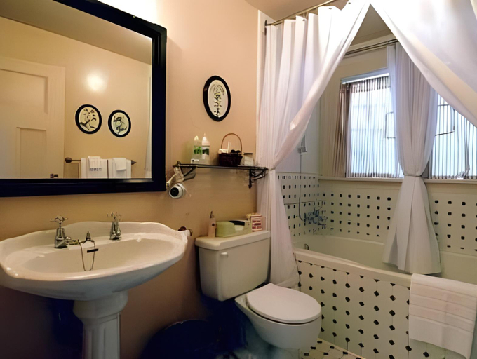 Bathroom 2, Beaconsfield Bed and Breakfast - Victoria, Capital
