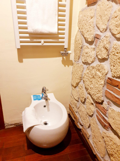 Bathroom 11