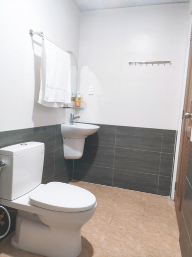 Bathroom 2, Cozy Apartment, Sơn Trà