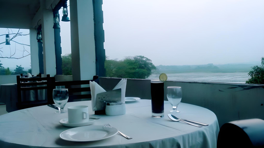 Food & Drinks 4, Lake Side Resort Neermahal, Sipahijala