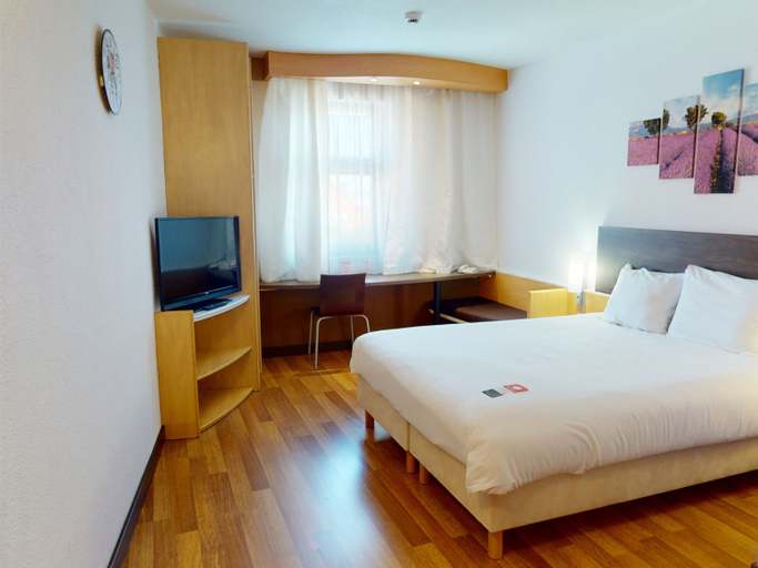 Bedroom 4, ibis Bratislava Centrum, Bratislava I