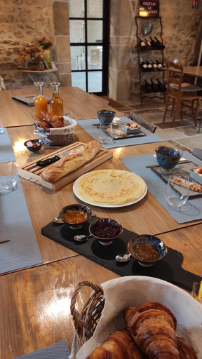 Food & Drinks 5, Chateau La Villatade, Aude