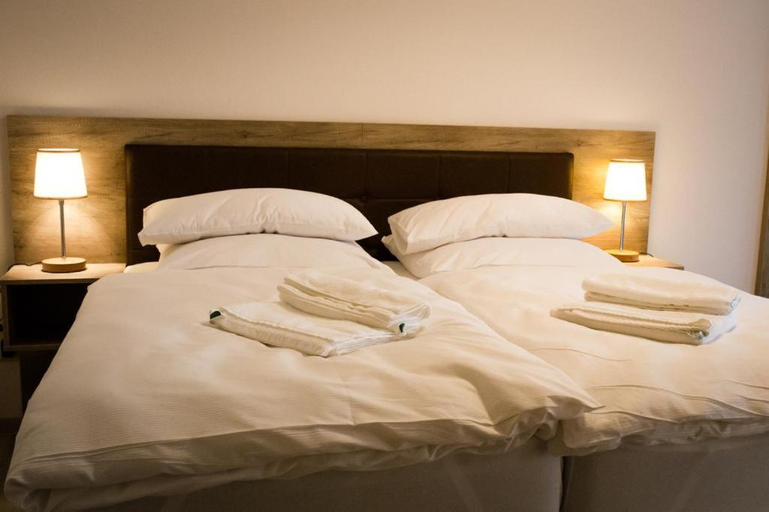 Bedroom 2, Kolpings-Gastehaus, Emsland
