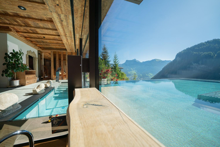 Sport & Beauty 2, Charmehotel Uhrerhof - Deur, Bolzano