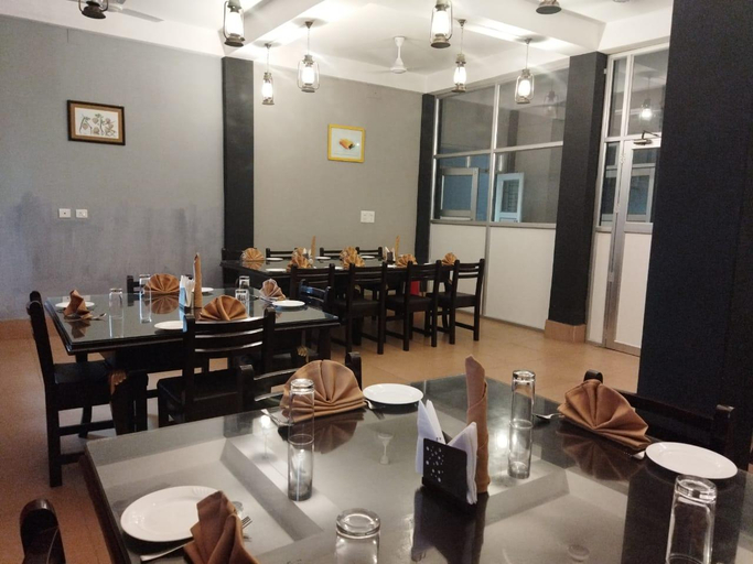 Food & Drinks 5, Lake Side Resort Neermahal, Sipahijala