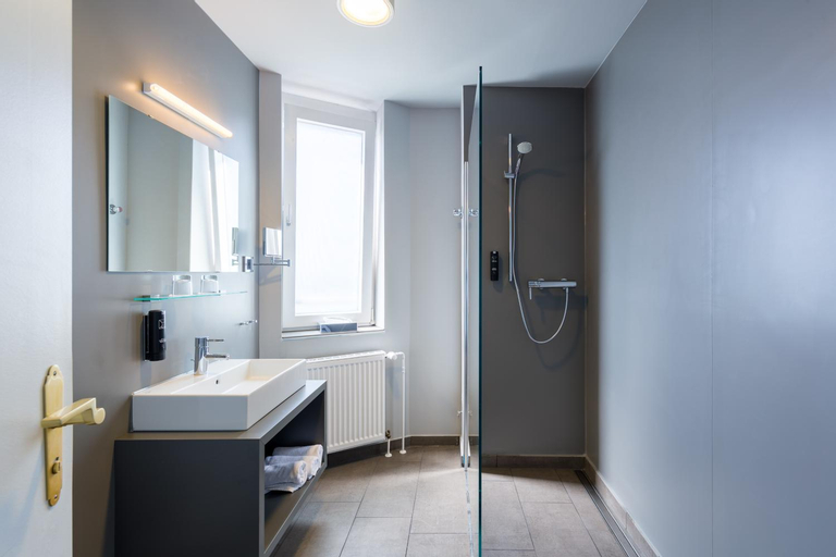 Bathroom 15