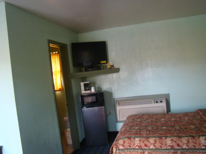 Others 3, Budget Inn Mount Airy, Carroll
