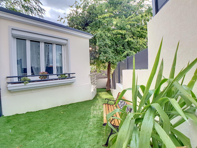 Stop Chez M Select Garden # Qualite # Confort # Simplicite, Rhône