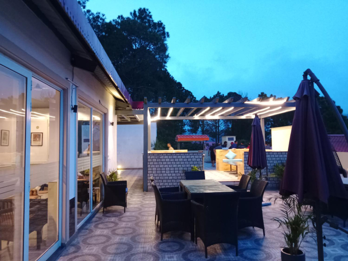 Food & Drinks 5, Pine Maderas by Embrace, Solan