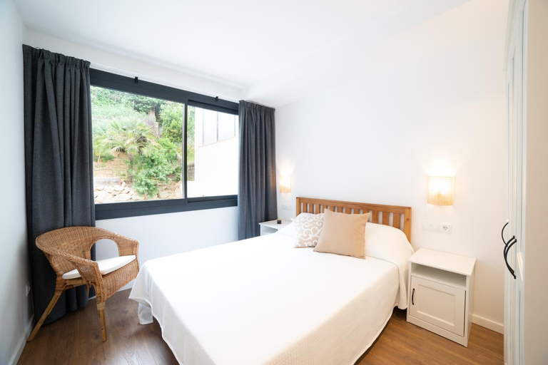 Others 2, Apartaments Voralmar, Barcelona