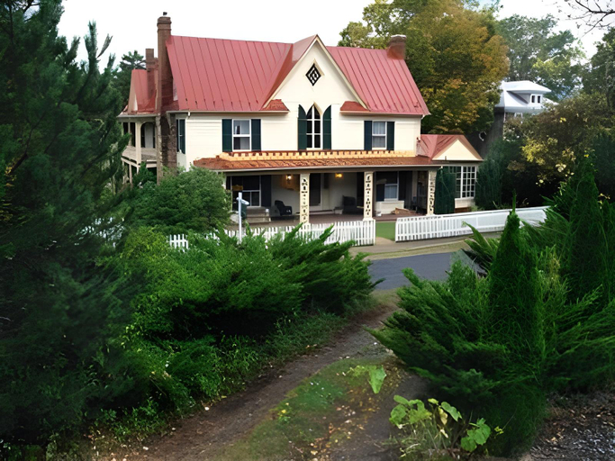 Others 2, Hummingbird Inn, Rockbridge
