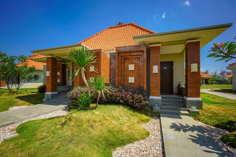 Exterior 9