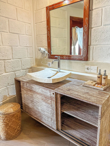 Bathroom 7
