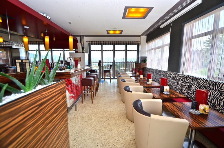 Others 4, G H Knoll Proellhofer Cafe Bar Hills, Weiz