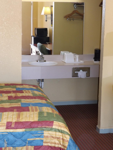Others 5, Regency Inn, Cloud
