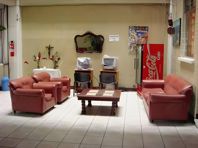 Public Area 3, Hotel Capri, ZONA 1