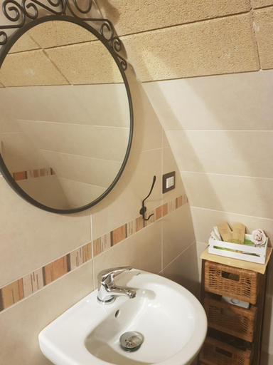 Bathroom 3, B&B Gallina 18, Bari