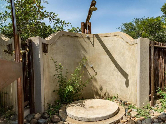 4, 11 Raptors Lodge, Mopani