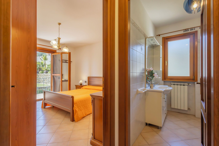 Bedroom 4, Spacious Apartment by Wonderful Italy, Imperia