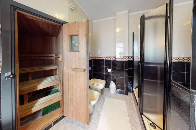 Others 5, Villa con piscina e giardino a due passi dal mare., Cagliari