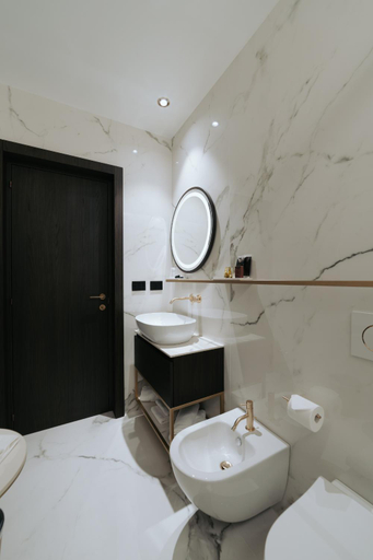 Bathroom 5, Albergo Italia, Matera