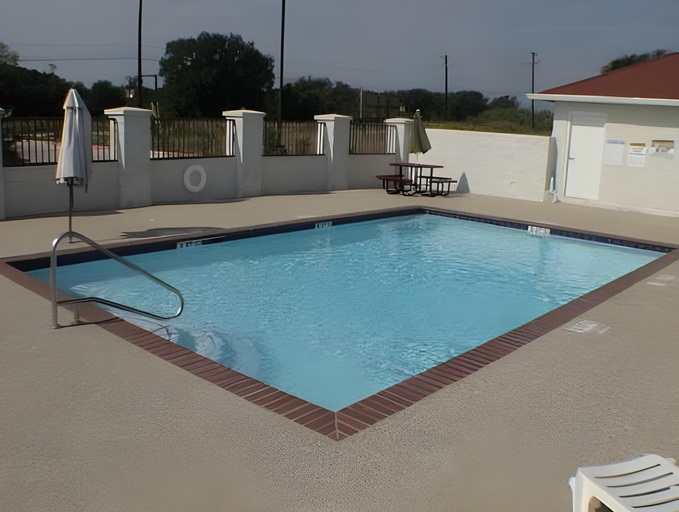 Sport & Beauty 5, Budget Host Inn and Suites Cameron, Milam